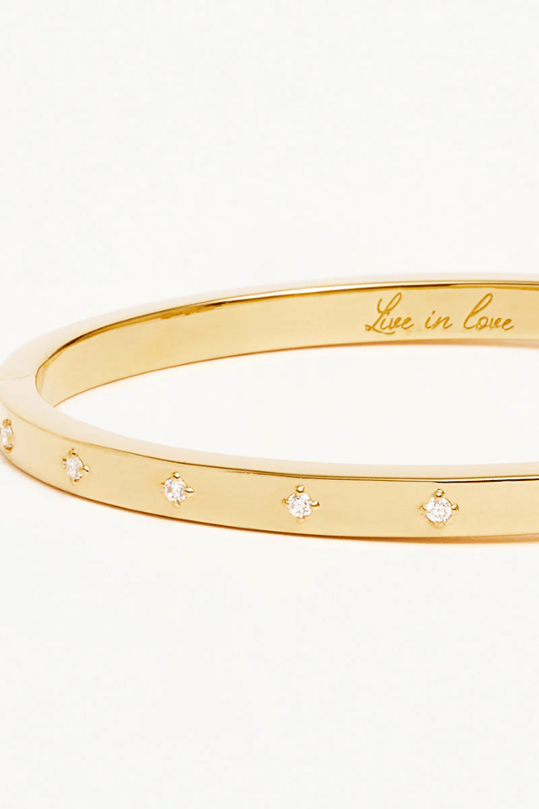 By Charlotte | Live in Love Hinged Bracelet Gold | Girls With Gems