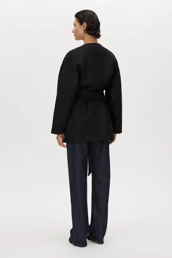 Base Jacket Black
