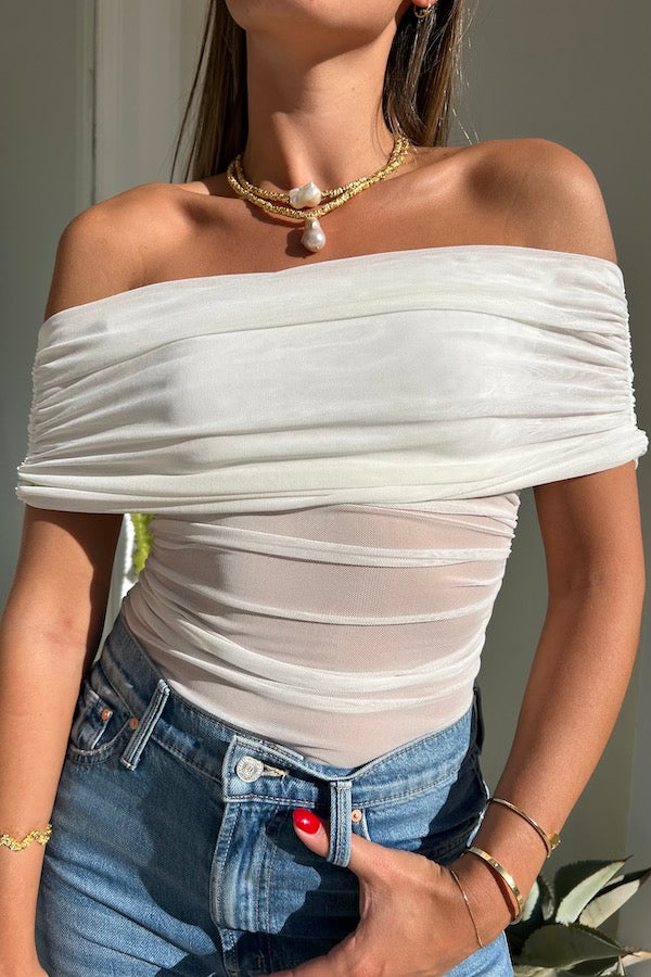 Benni | Nico Off Shoulder Top White | Girls with Gems