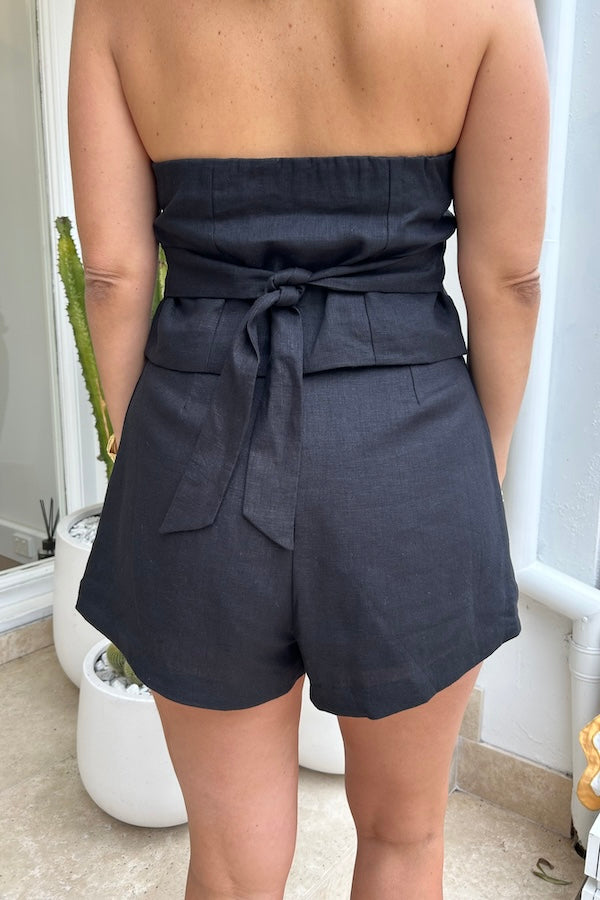 Sneaky Link | Luna Linen Shorts Black | Girls With Gems