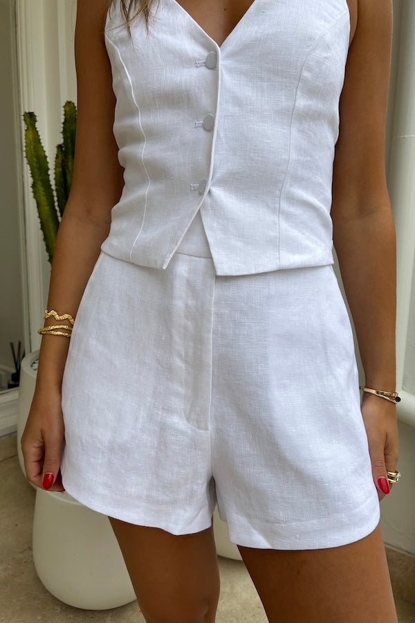 Sneaky Link | Luna Linen Shorts White | Girls With Gems