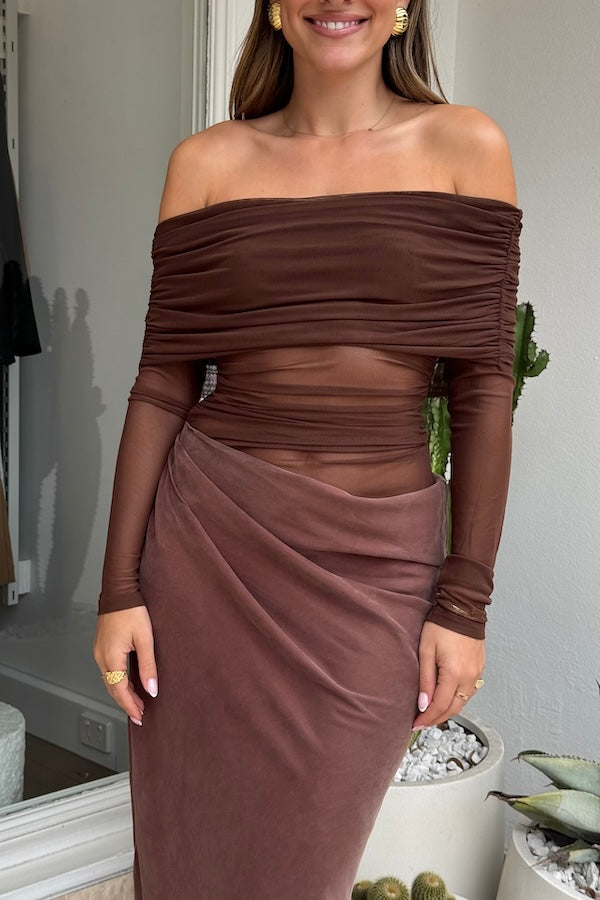 Benni | Yasmin Off Shoulder Dress Chocolate | Girls with Gems